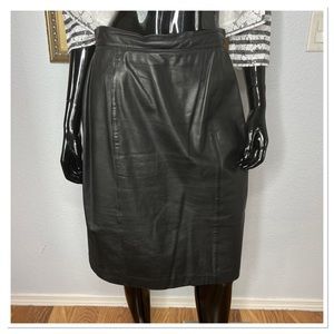 Elizabeth Paris Black Leather Lined Pencil Skirt w/Button Back Slit Sz 13/14